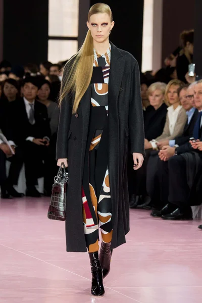 Look 5